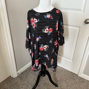 LuLaRoe Floral 3/4 Sleeve Irma Tunic